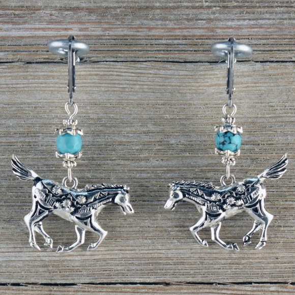 "HP" Matrix Turquoise Running Horse Necklace Set - Picture 2 of 4